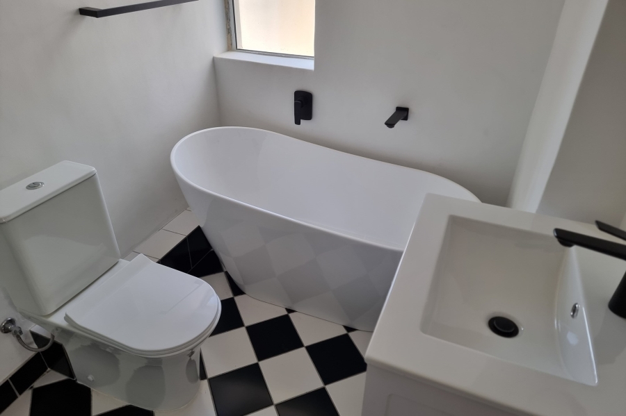 4 Bedroom Property for Sale in Beachfront Western Cape